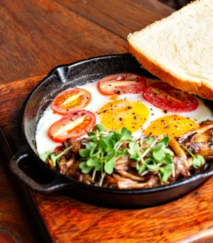 Baked Eggs e Cogumelos